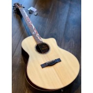 SQOE SPAIN A900 SK BEVEL CUT WITH SOLID SPRUCE TOP IN NATURAL