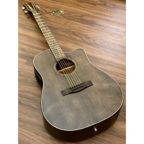 SQOE SPAIN SQ DC FG ACOUSTIC ELECTRIC IN STAINED BLACK NATURAL MATTE SQOE SPAIN SQ DC FG ACOUSTIC ELECTRIC IN STAINED BLACK NATURAL MATTE