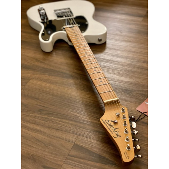 SOLOKING MT-1 VINTAGE MKII WITH ROASTED MAPLE NECK IN OLYMPIC WHITE SOLOKING MT-1 VINTAGE MKII WITH ROASTED MAPLE NECK IN OLYMPIC WHITE
